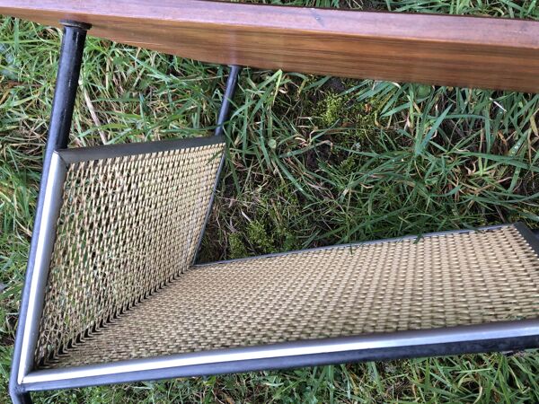 Table basse teck avec porte revue années 60