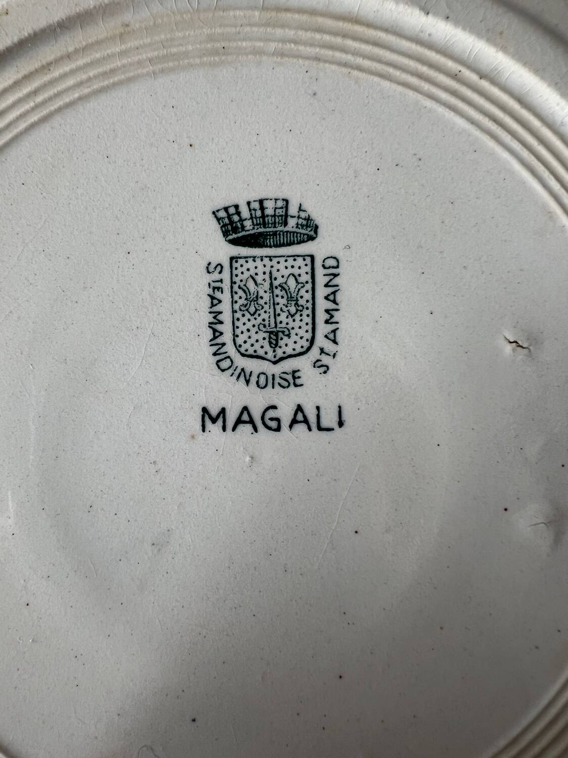 Set of 2 Terre de Fer St Armand Magali soup plates
