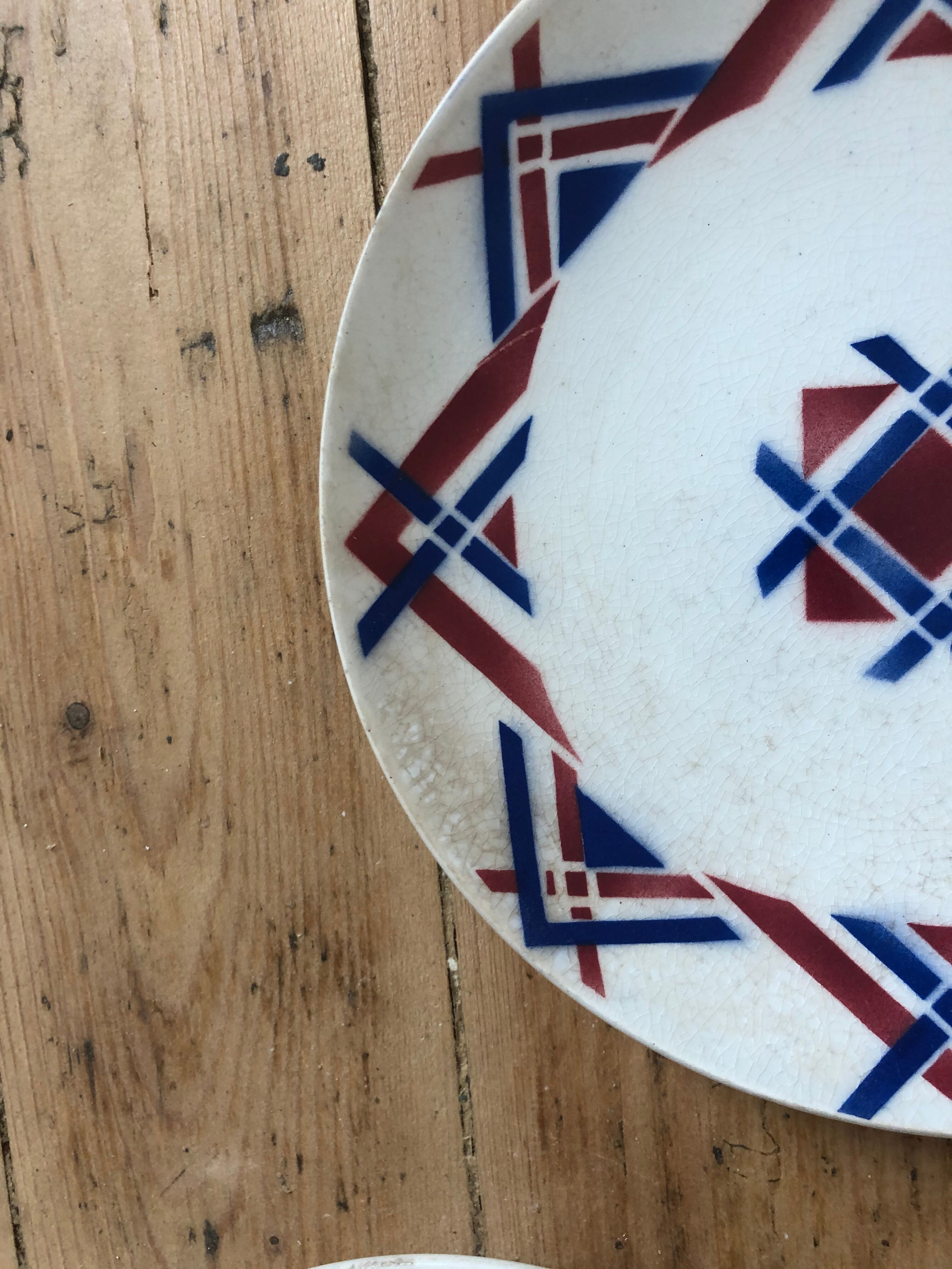 Set of 10 dessert plates in earthenware