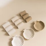 Empty pocket in shell-shaped jesmonite