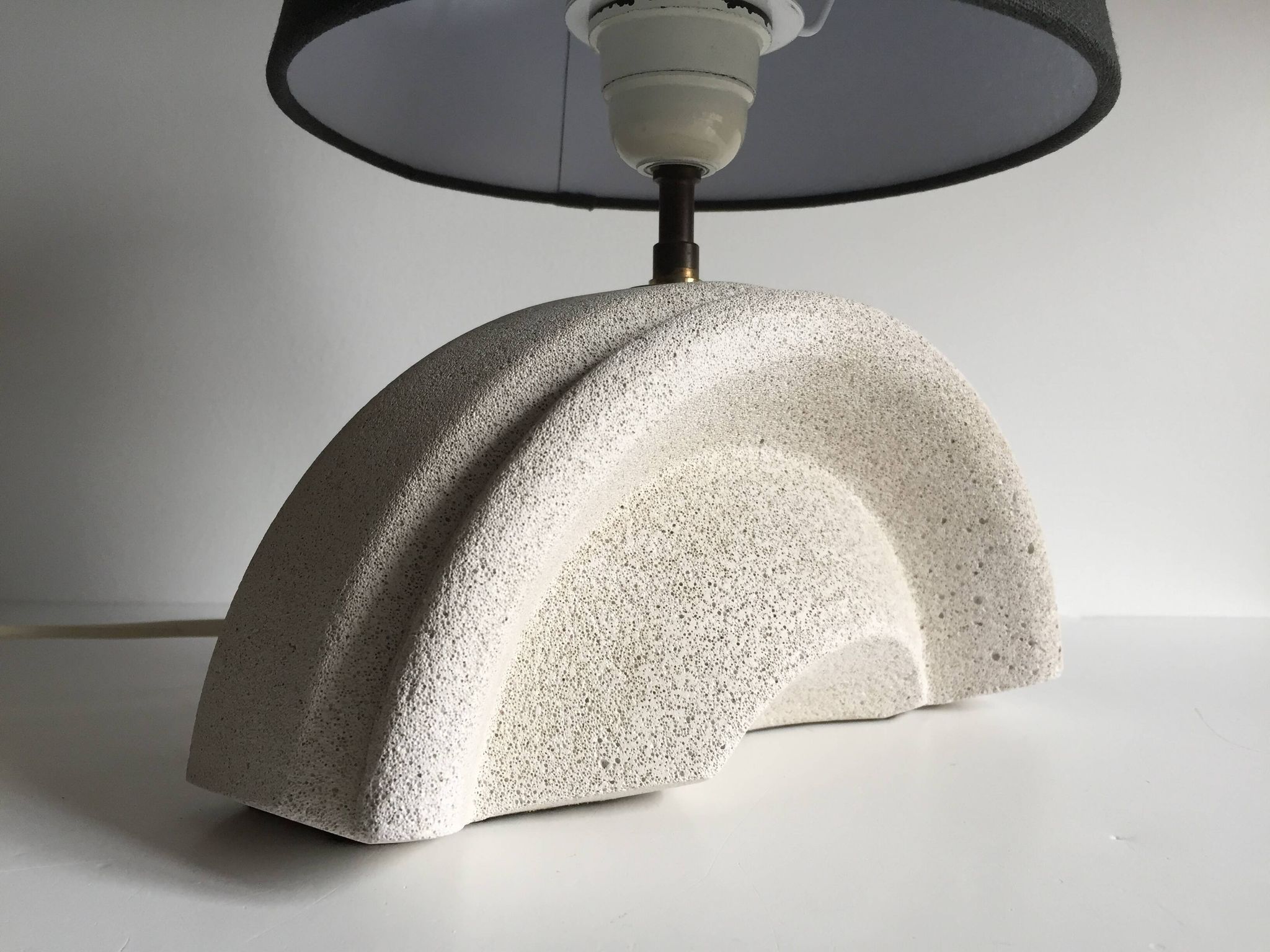 Lampe béton cellulaire façon Albert Tormos