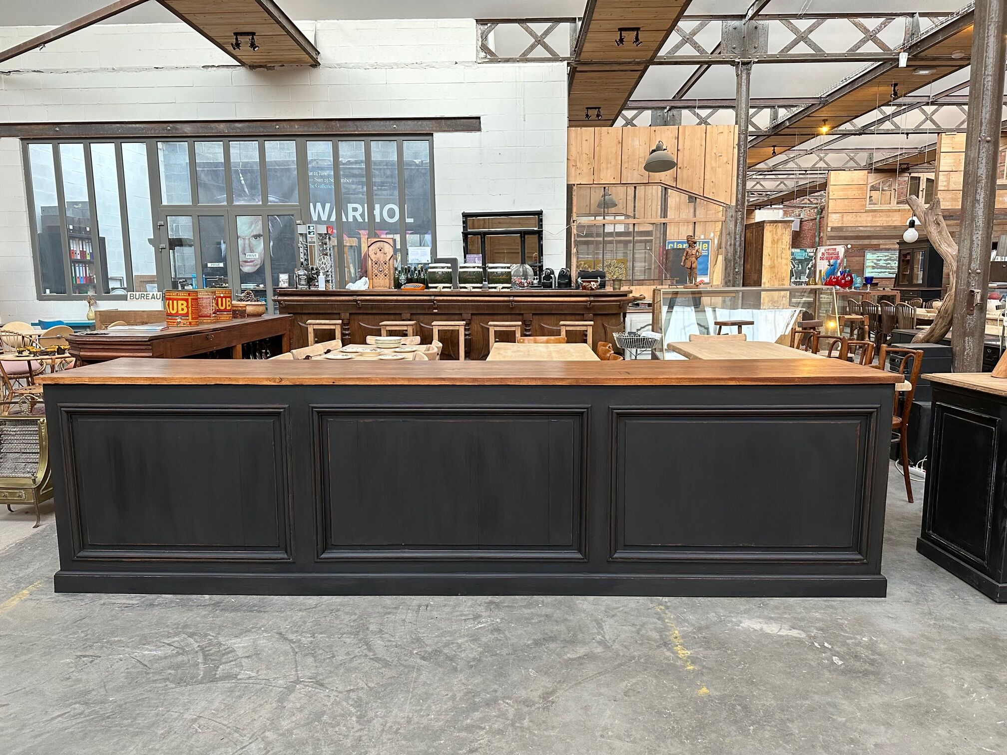 Counter early twentieth oak