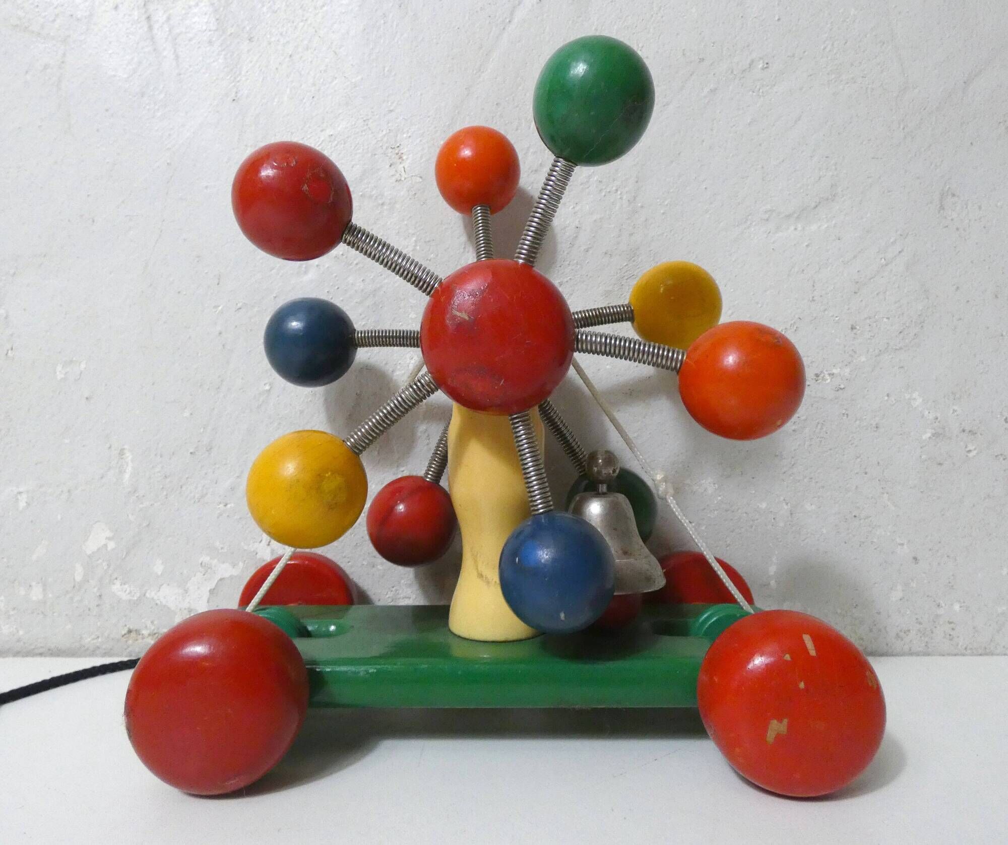 KOUVALIAS vintage wooden pull toy spoutnik multicolour balls