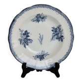 Assiette creuse ancienne en terre de fer Onnaing – Décor végétal bleu