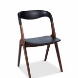 Chaise Vamo Sønderborg Sonja en teck et skaï noir, par Johannes Andersen