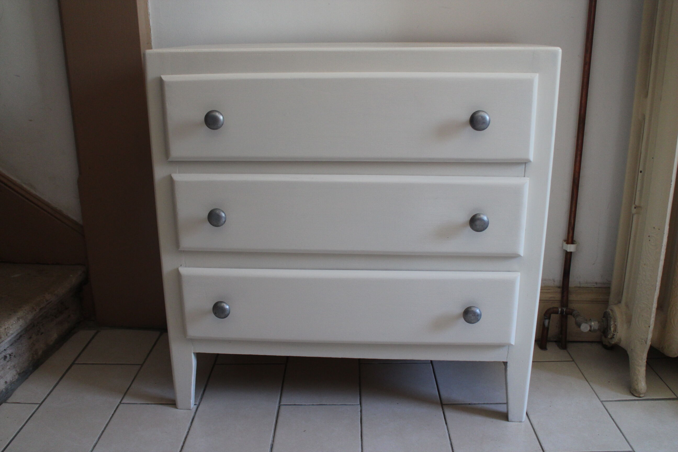 Vintage off-white dresser