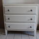 Commode vintage blanc cassé