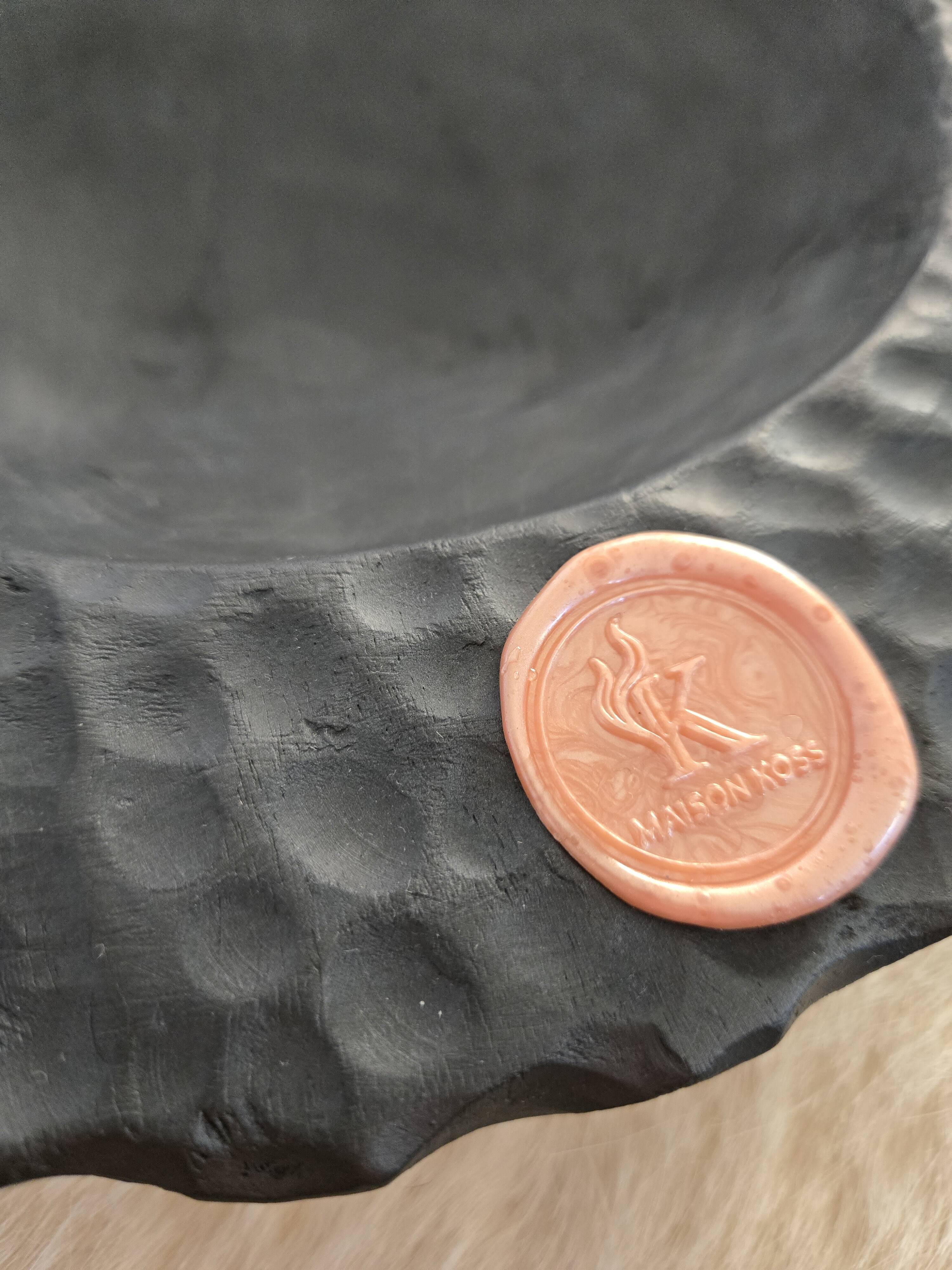 Sculptural dish/basket/trinket tray in burnt wood – Hammered texture