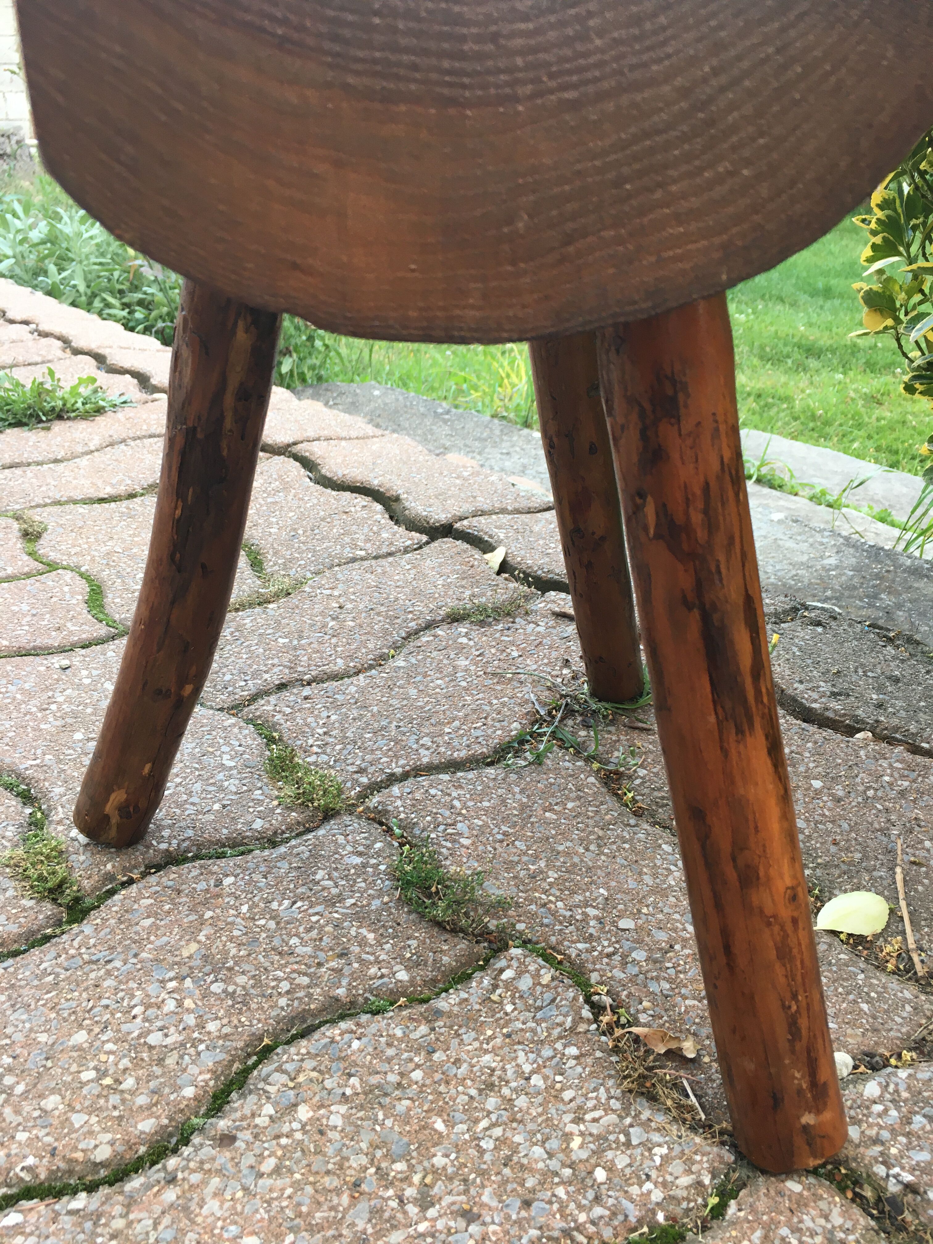 Tripod milking stool