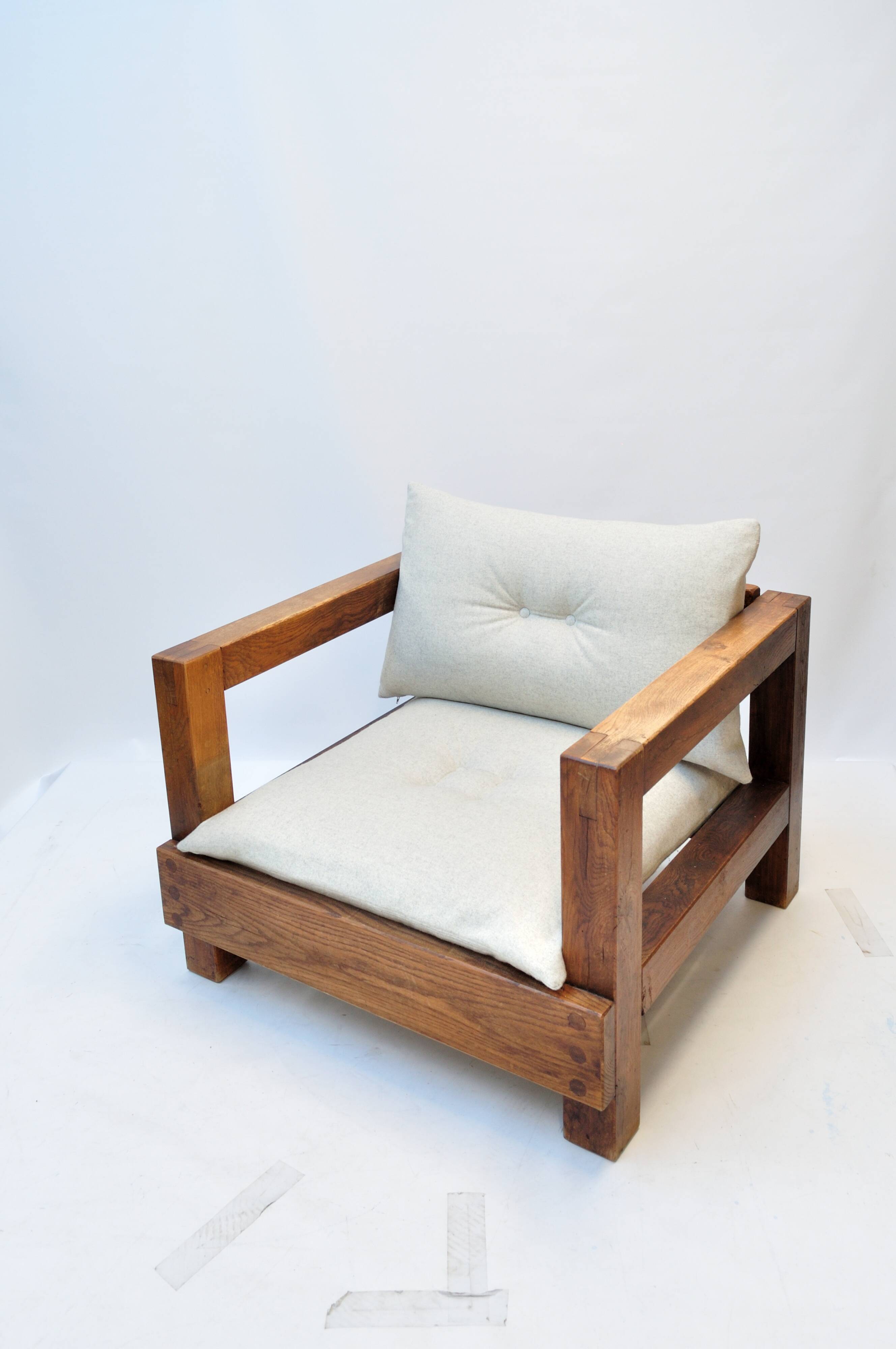 Fauteuil en chêne massif — reconstruit en 100 % laine vierge