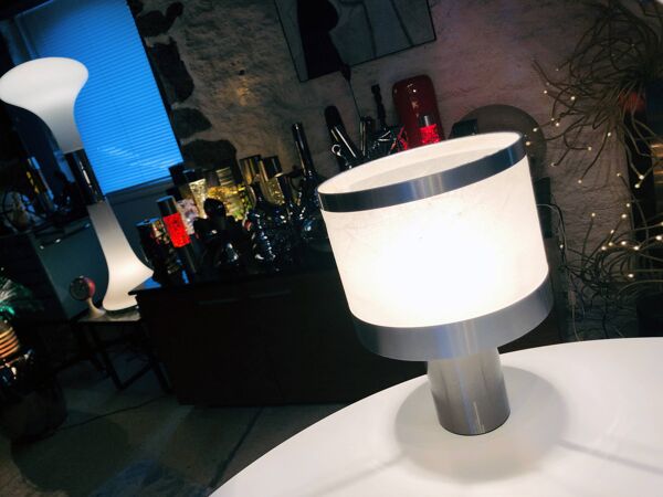 Lampe de table vintage • gioffredo reggiani • cylindre • acier brossé • 1970