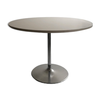 white tulip dining table