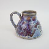 Pichet en céramique à émail violet bleu signé