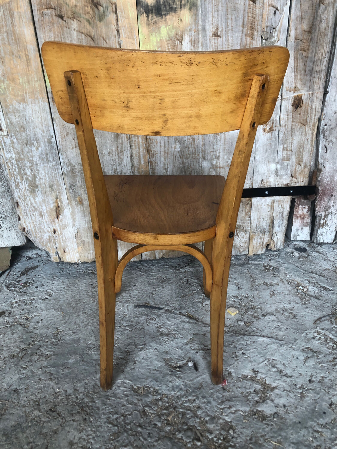Chaise bistrot en bois clair vintage