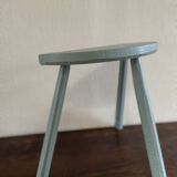 Tripod cowherd stool