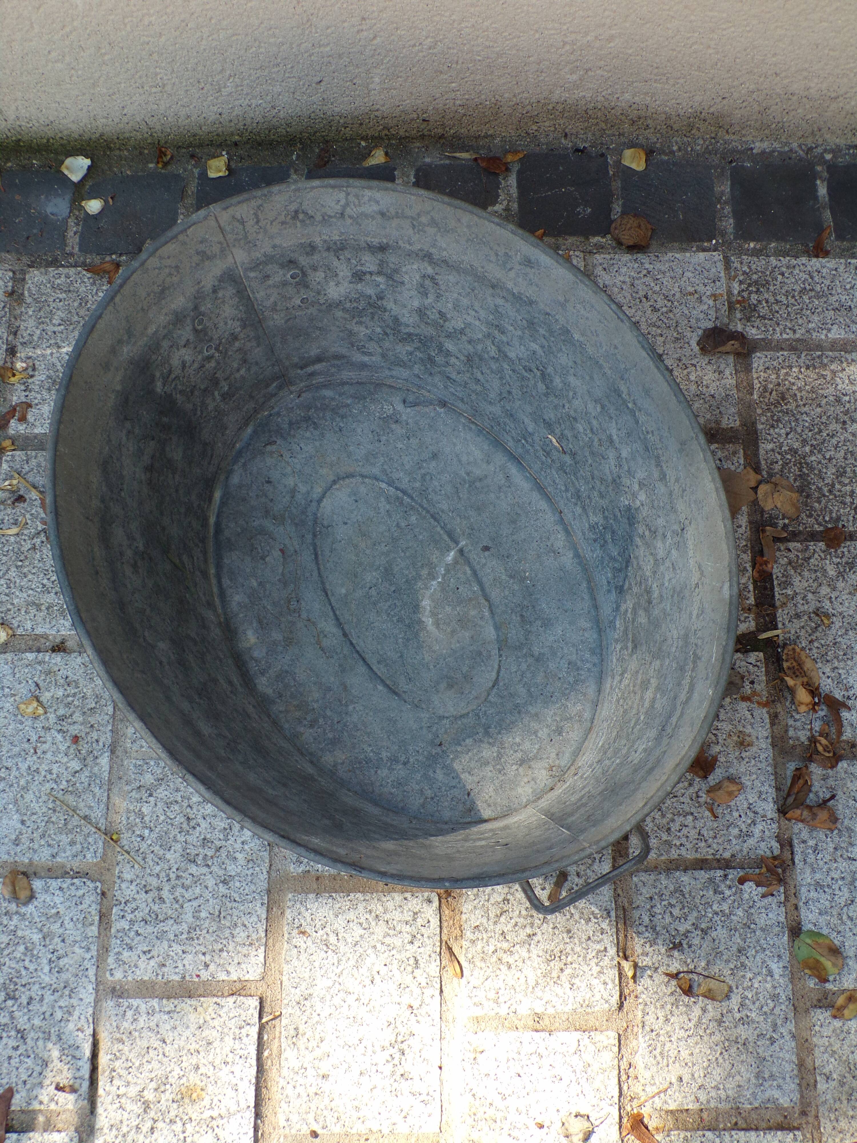 Oval zinc basin 50X60 cm