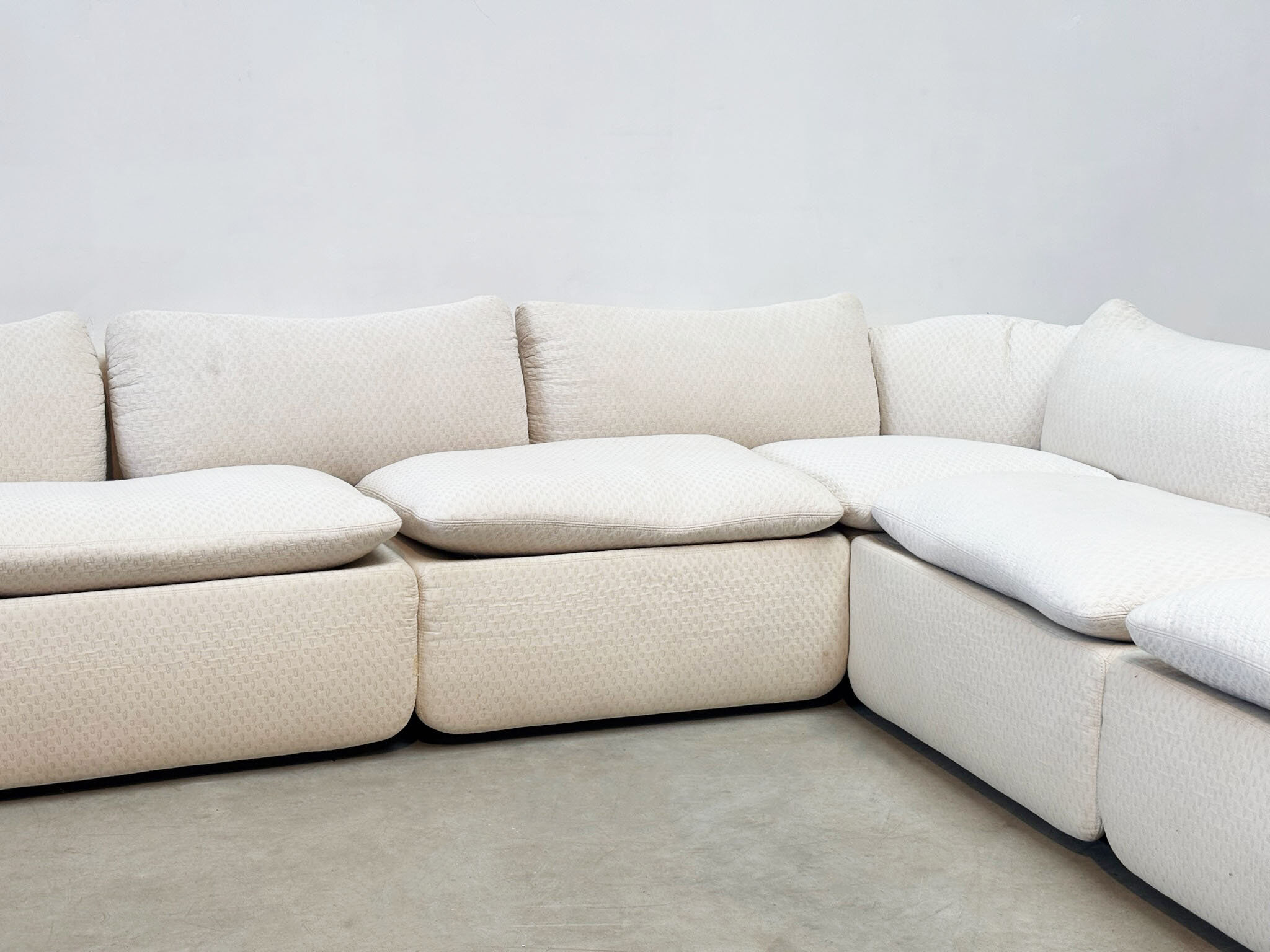 Confidential sofa by Alberto Rosselli for Saporiti