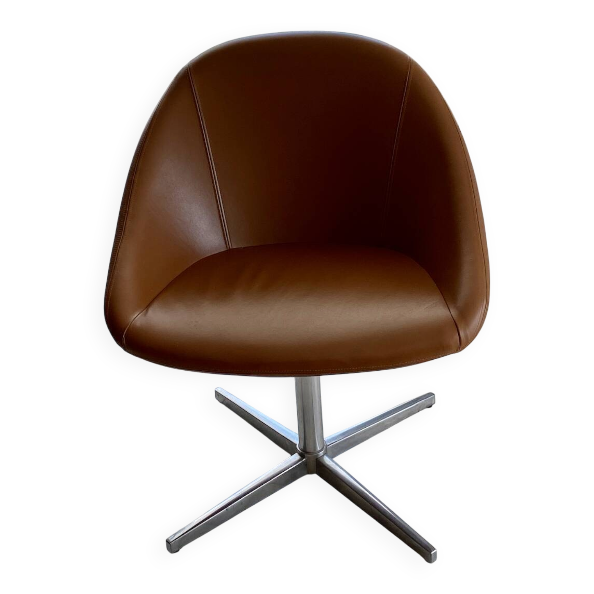 Set of 8 Italian design swivel chairs in cognac leather.