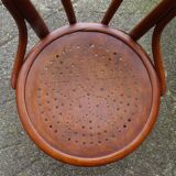 2 Fischel bistro chairs N°18 1/2, circa 1910, wooden seat.