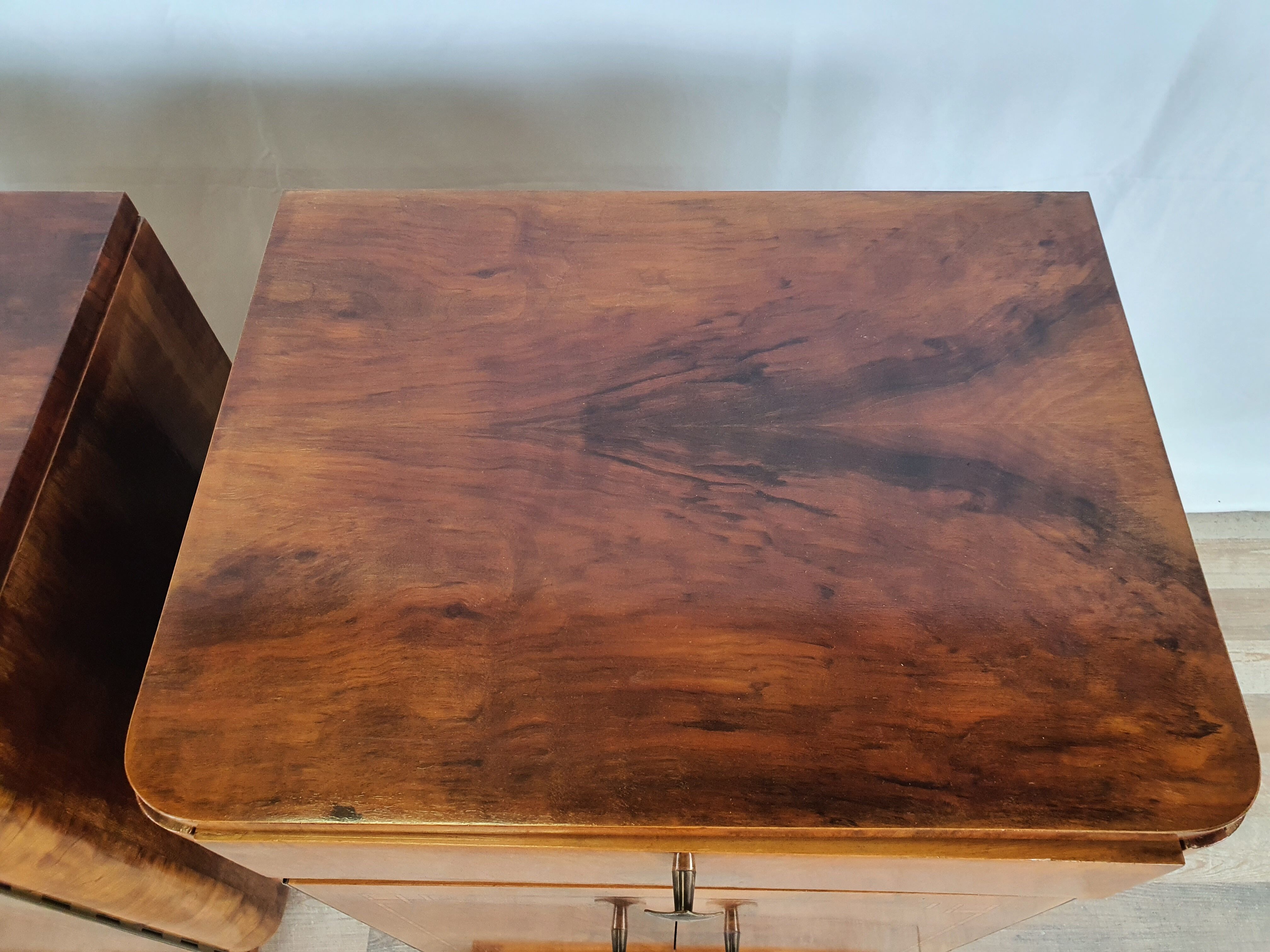 Art Decò Bedsides in Walnut