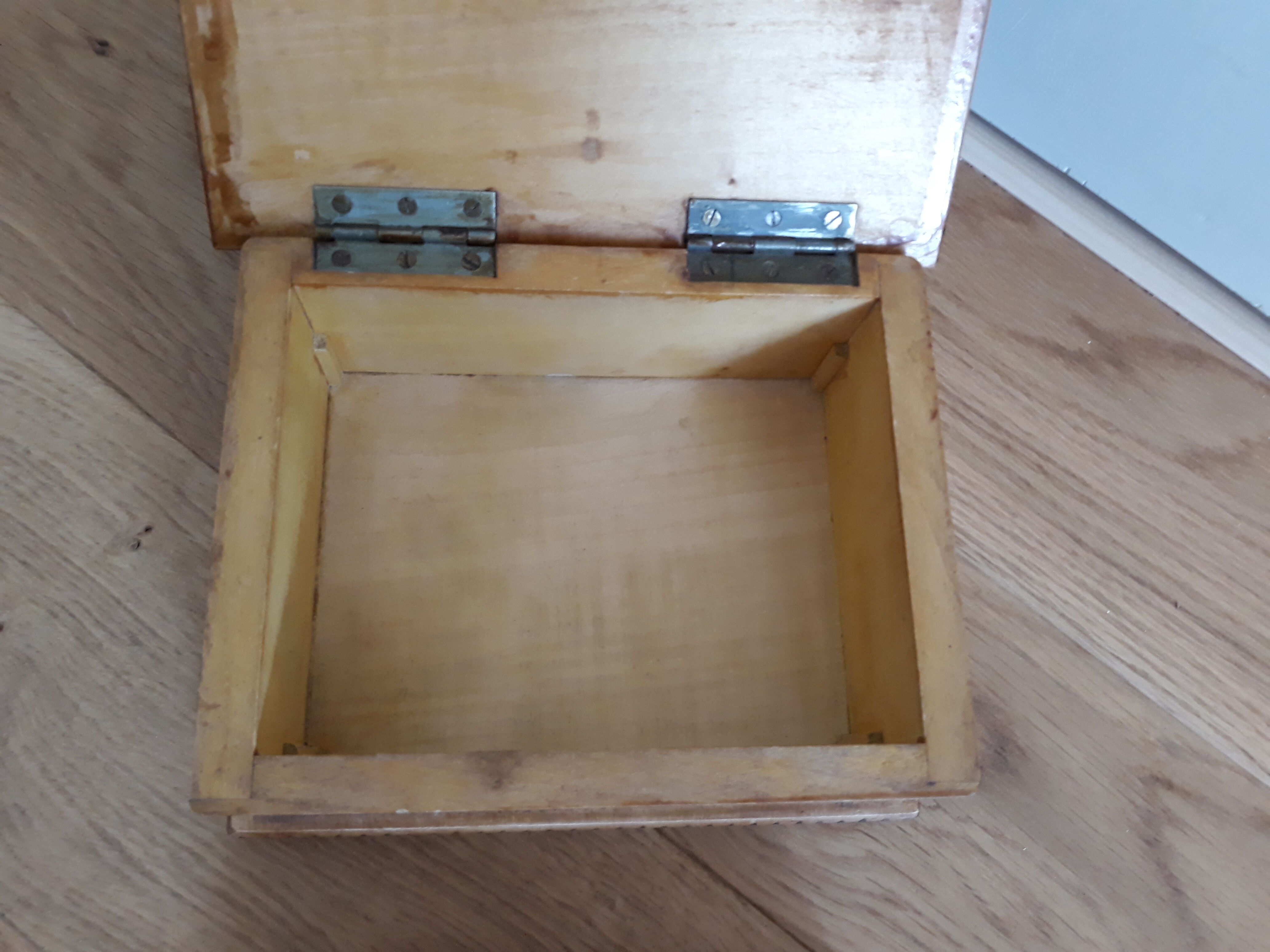 Jewelry box with wooden compartments
