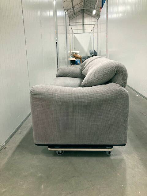 Maralunga 2-seater sofa by Vico Magistretti for Cassina