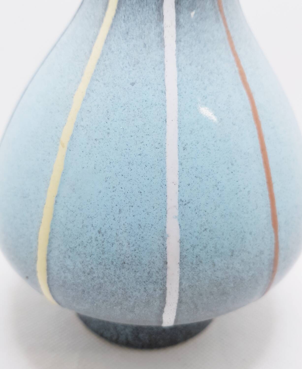 Vase à fond cloche rayé