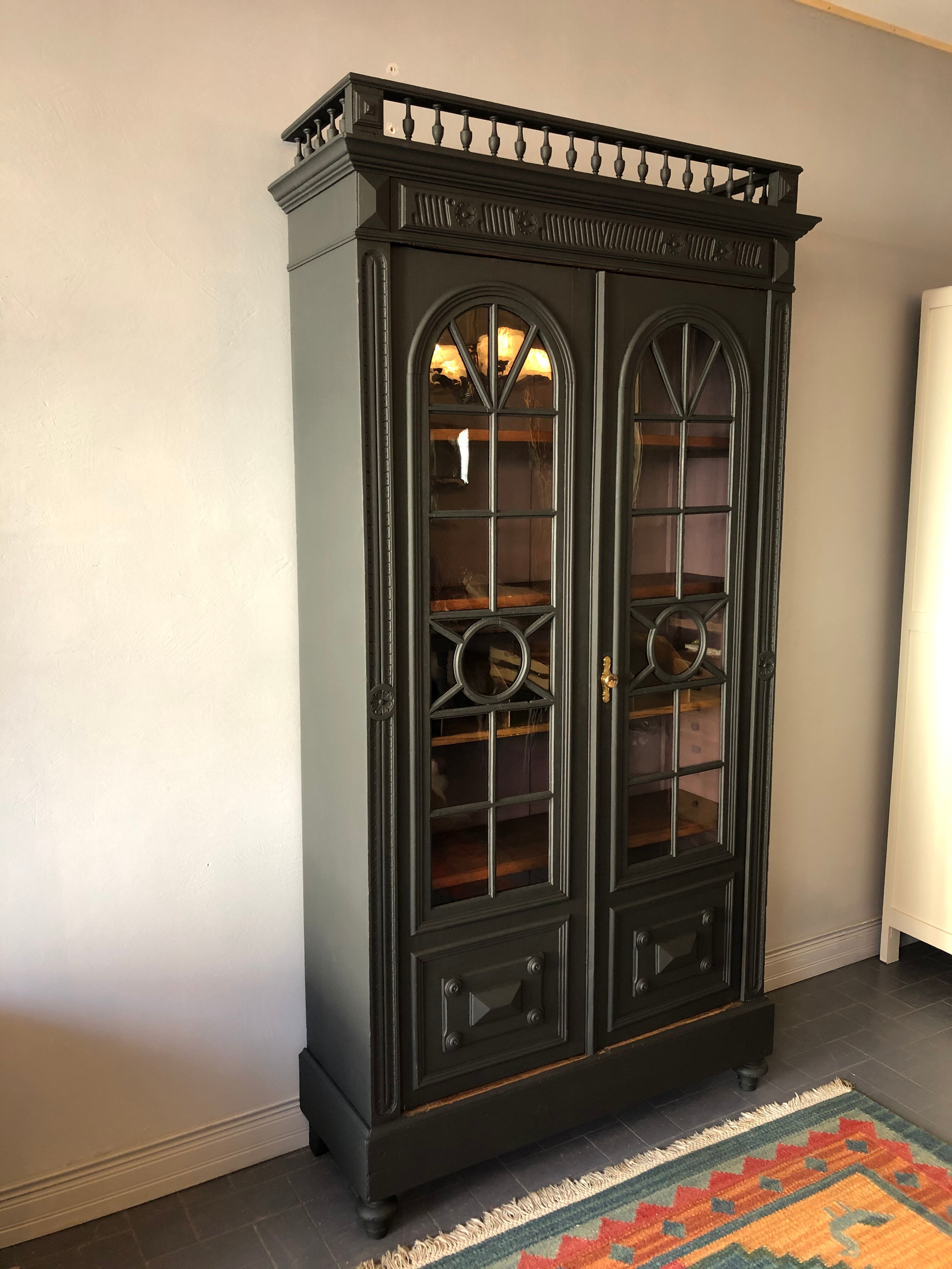 Glass-glazed arcades