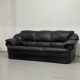 Canapé en cuir noir — design postmoderne