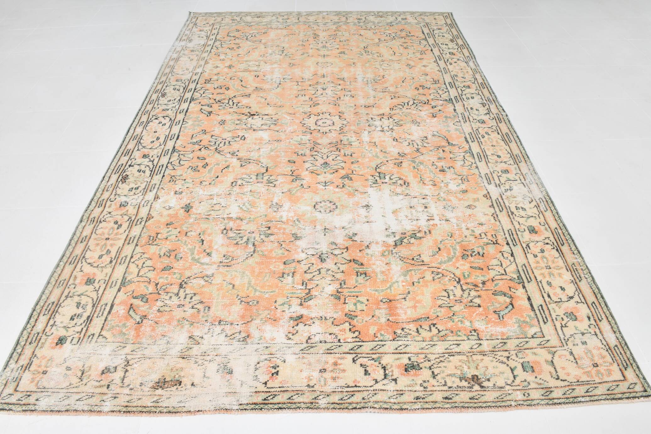 7x10 Pale Red & Cream Oversize Vintage Rug, 207x304Cm