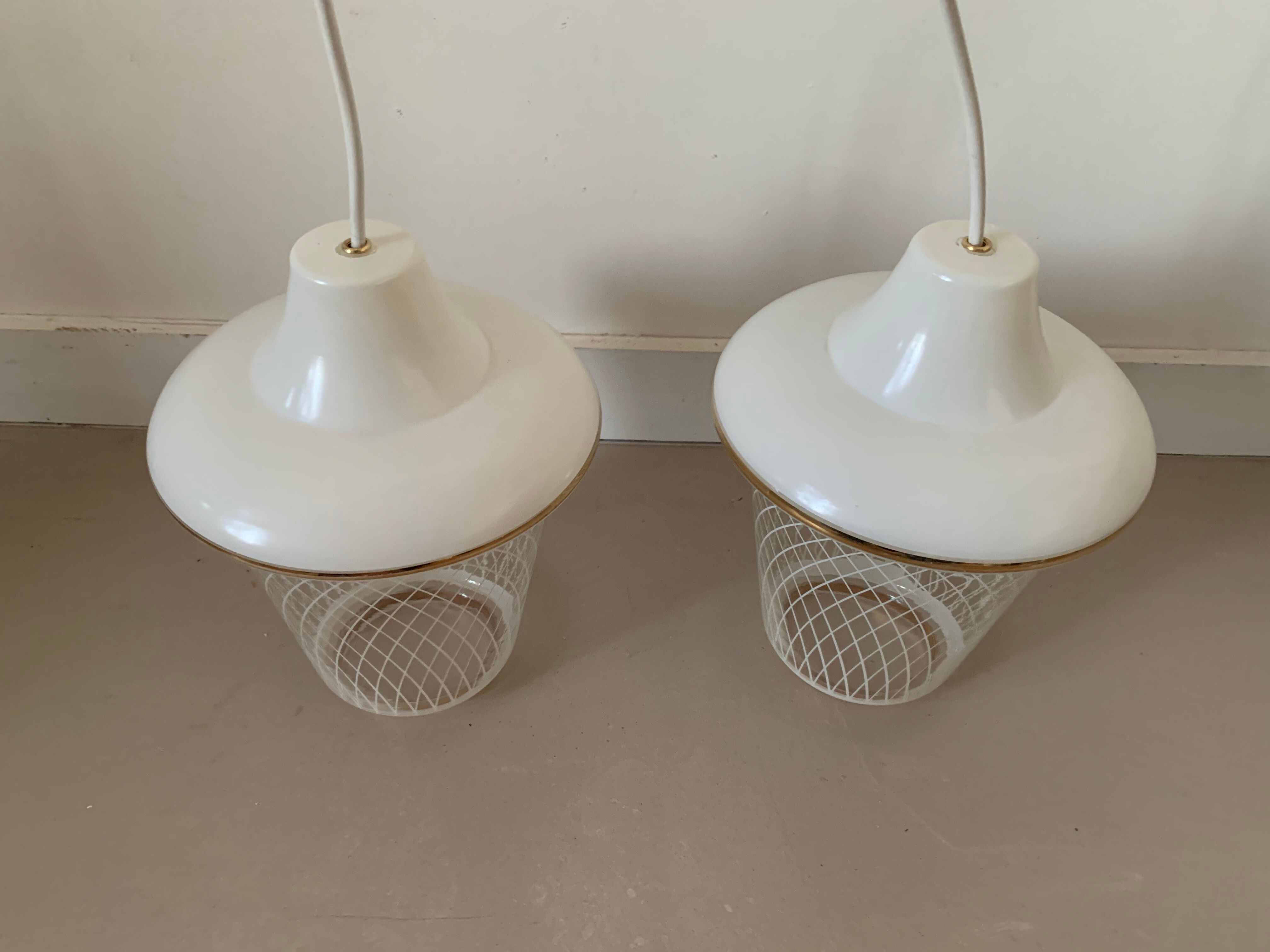 Lot de 2 suspensions verre années 50