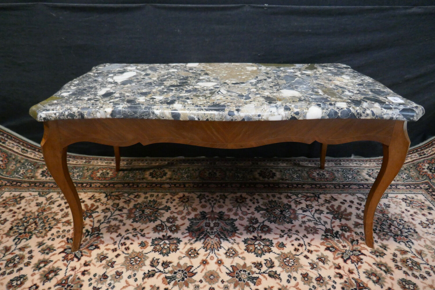 Table de style louis XV dessus marbre