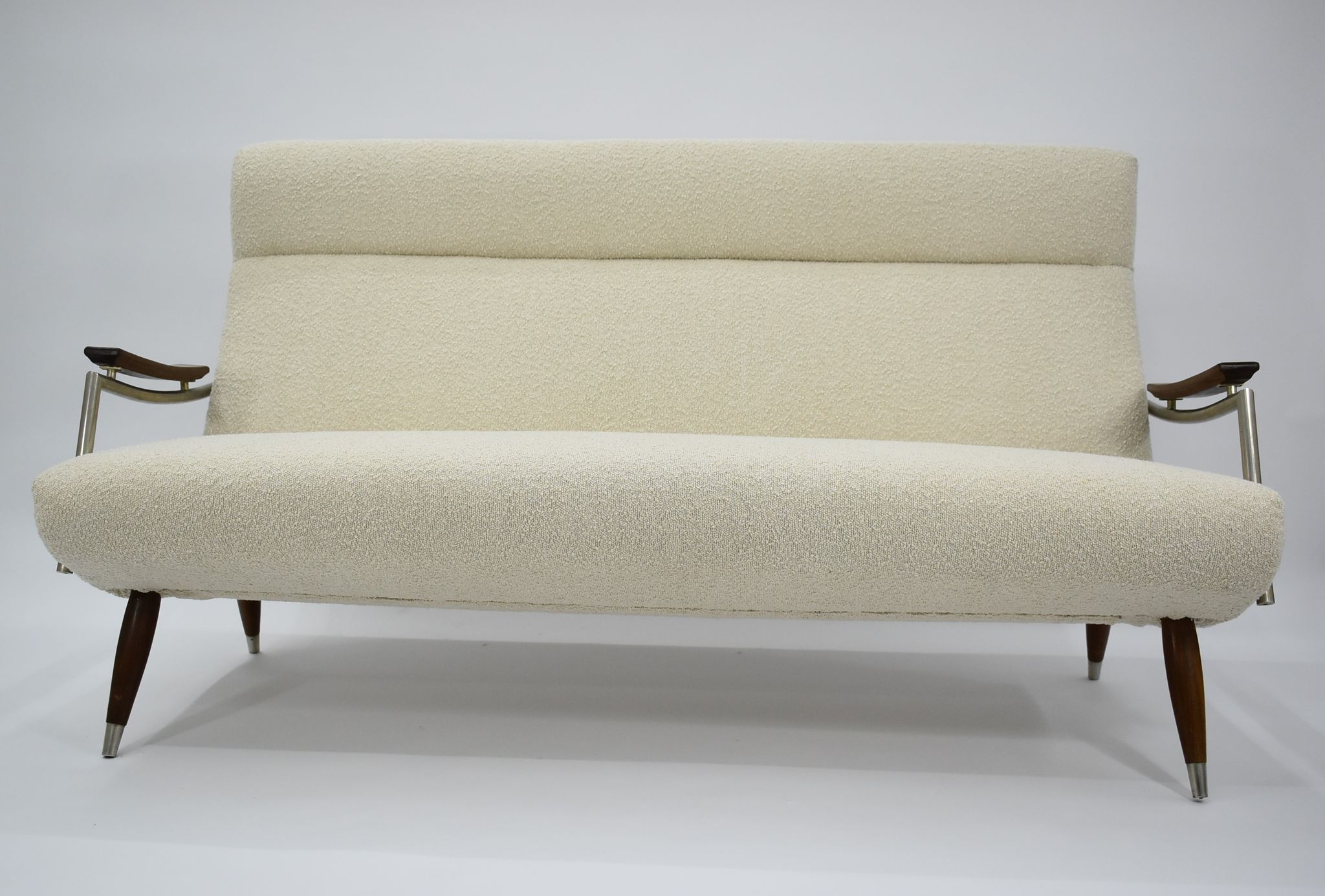 Canapé Danemark années 1960 bouclé beige