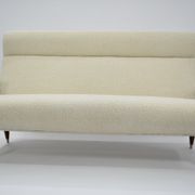 Canapé Danemark années 1960 bouclé beige