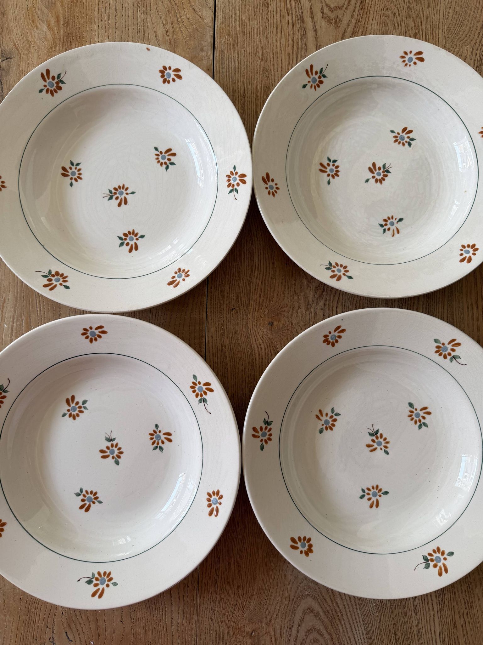 Lot de 4 assiettes creuses en céramique