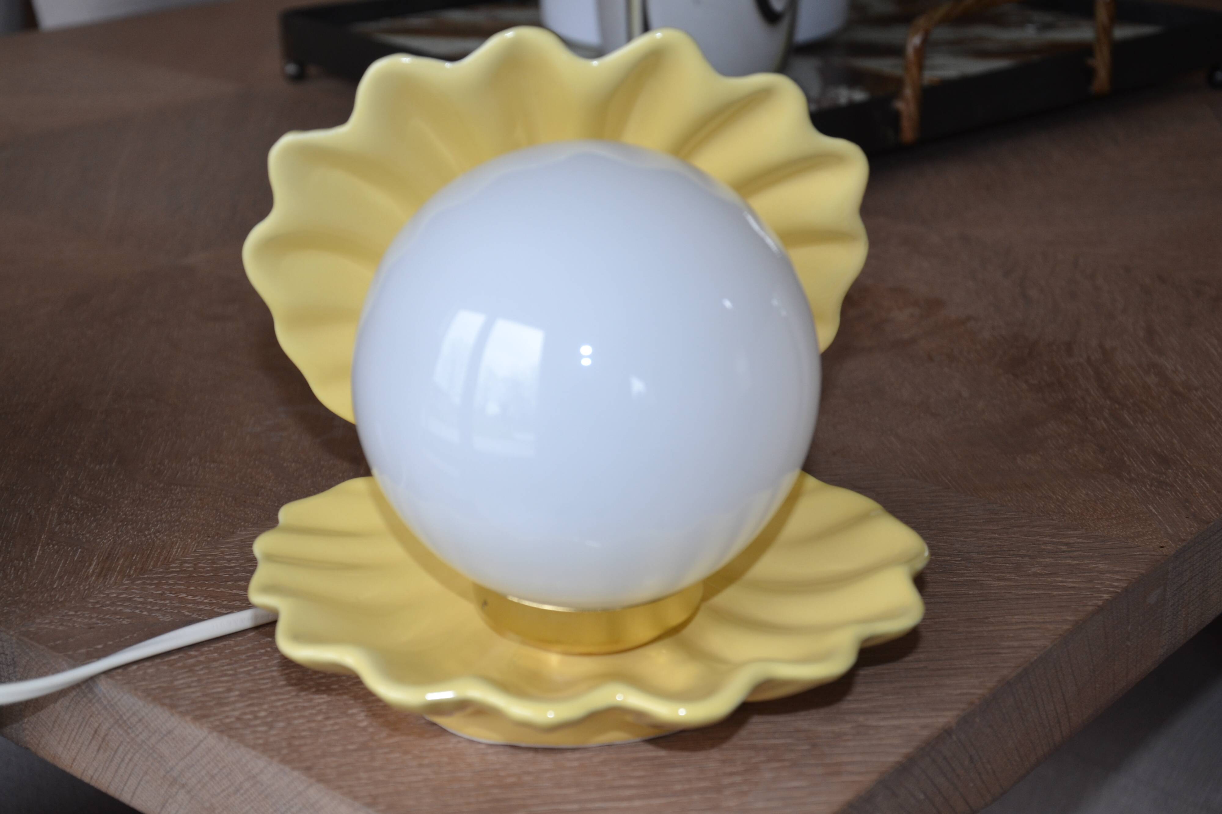 Porcelain and opaline shell lamp from the 70s-80s
