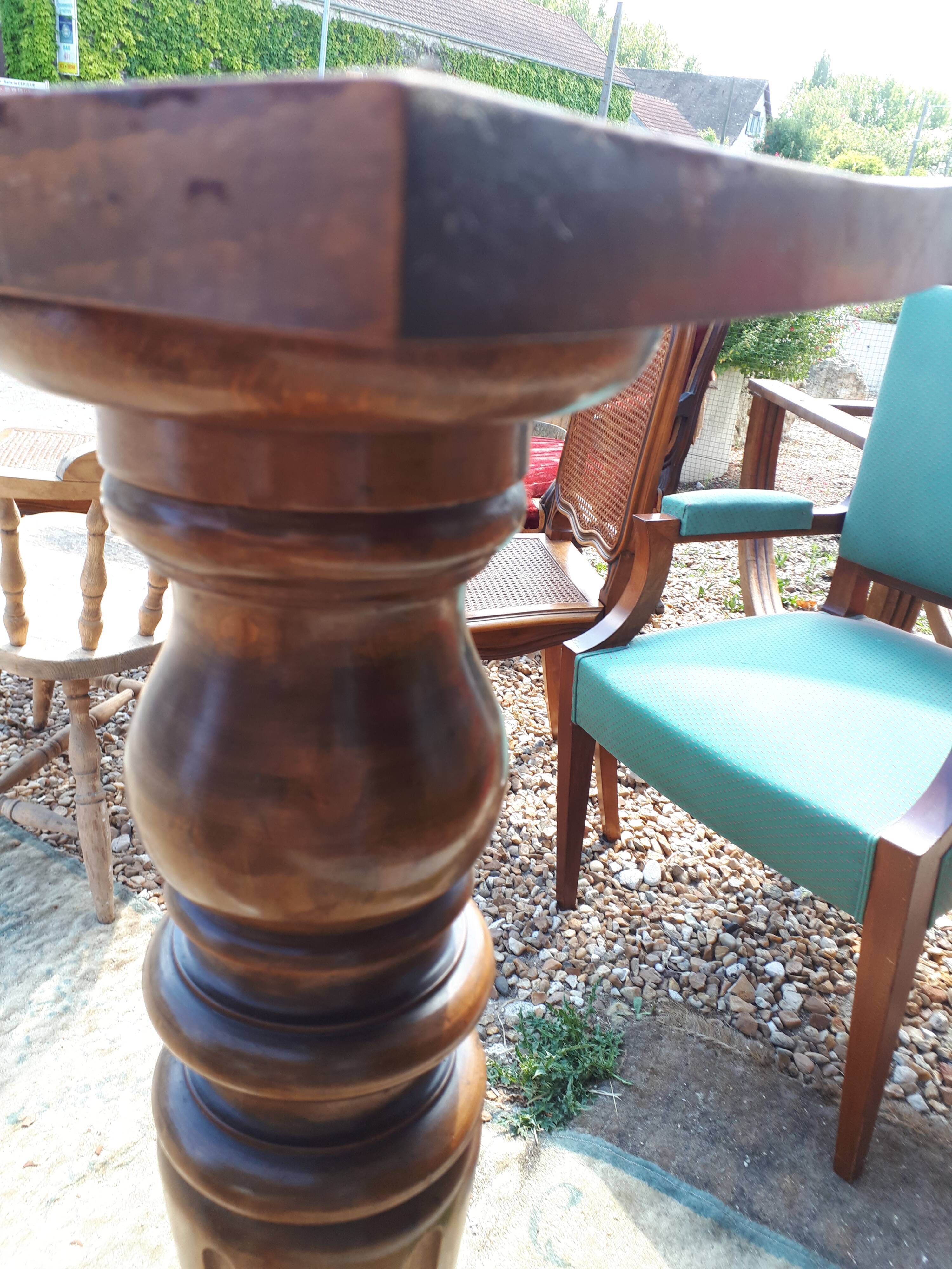 Fifth wheel on column