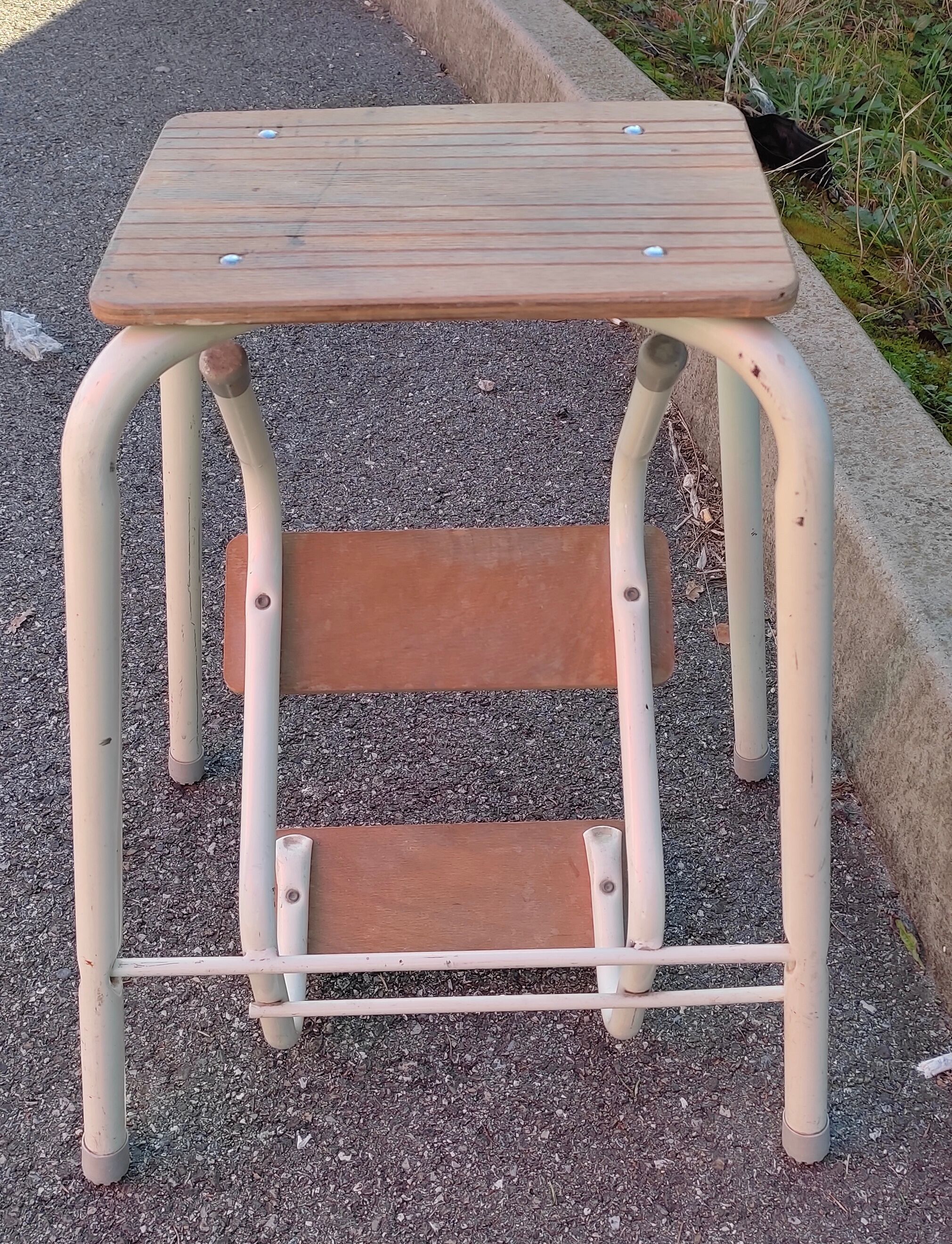 Stepladder stool