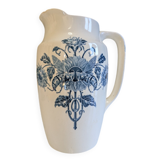 Pichet Longchamp 19th century