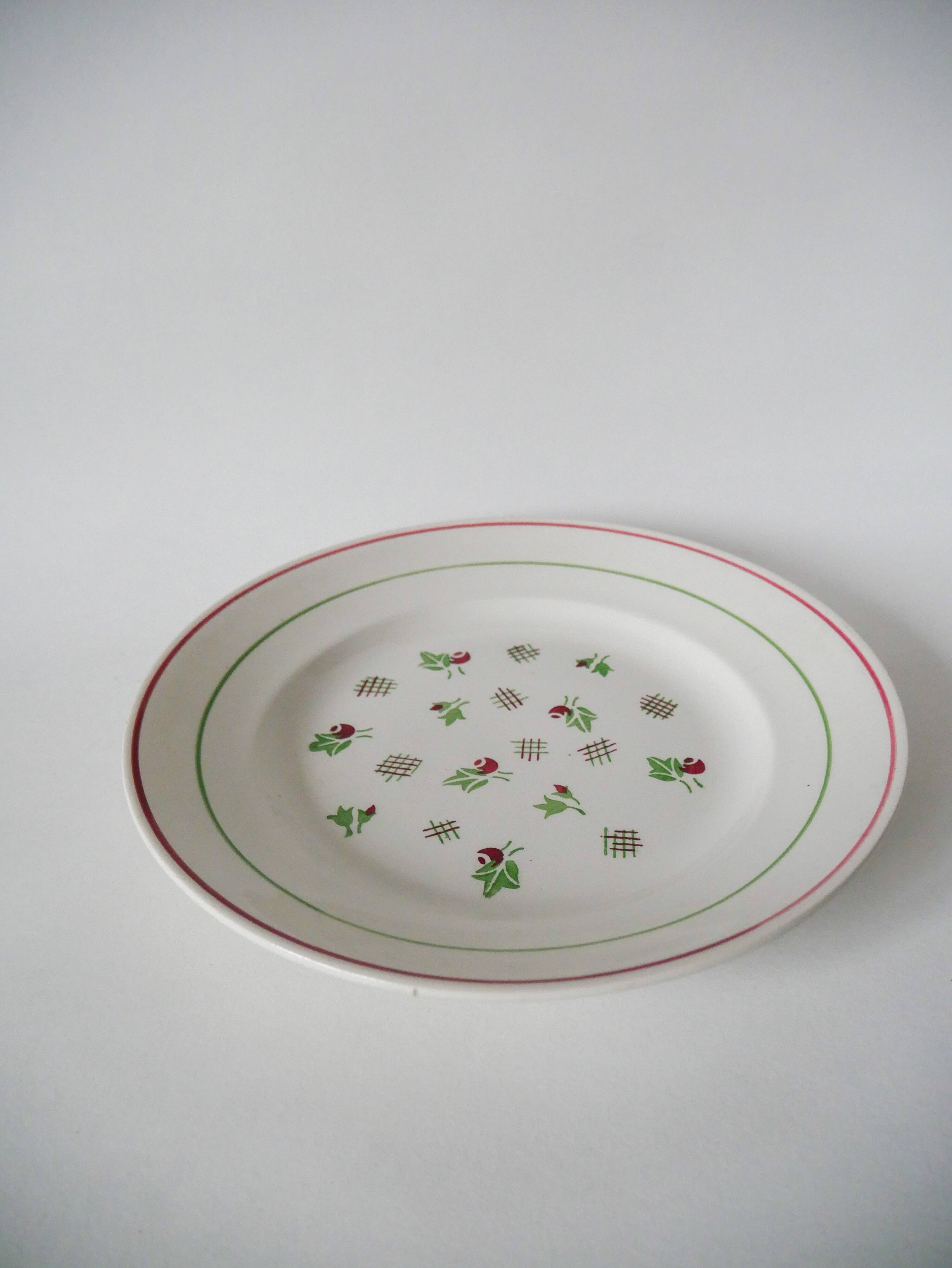 Round digoin sarreguemines dish pink and green 1940