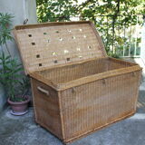 Wicker trunk