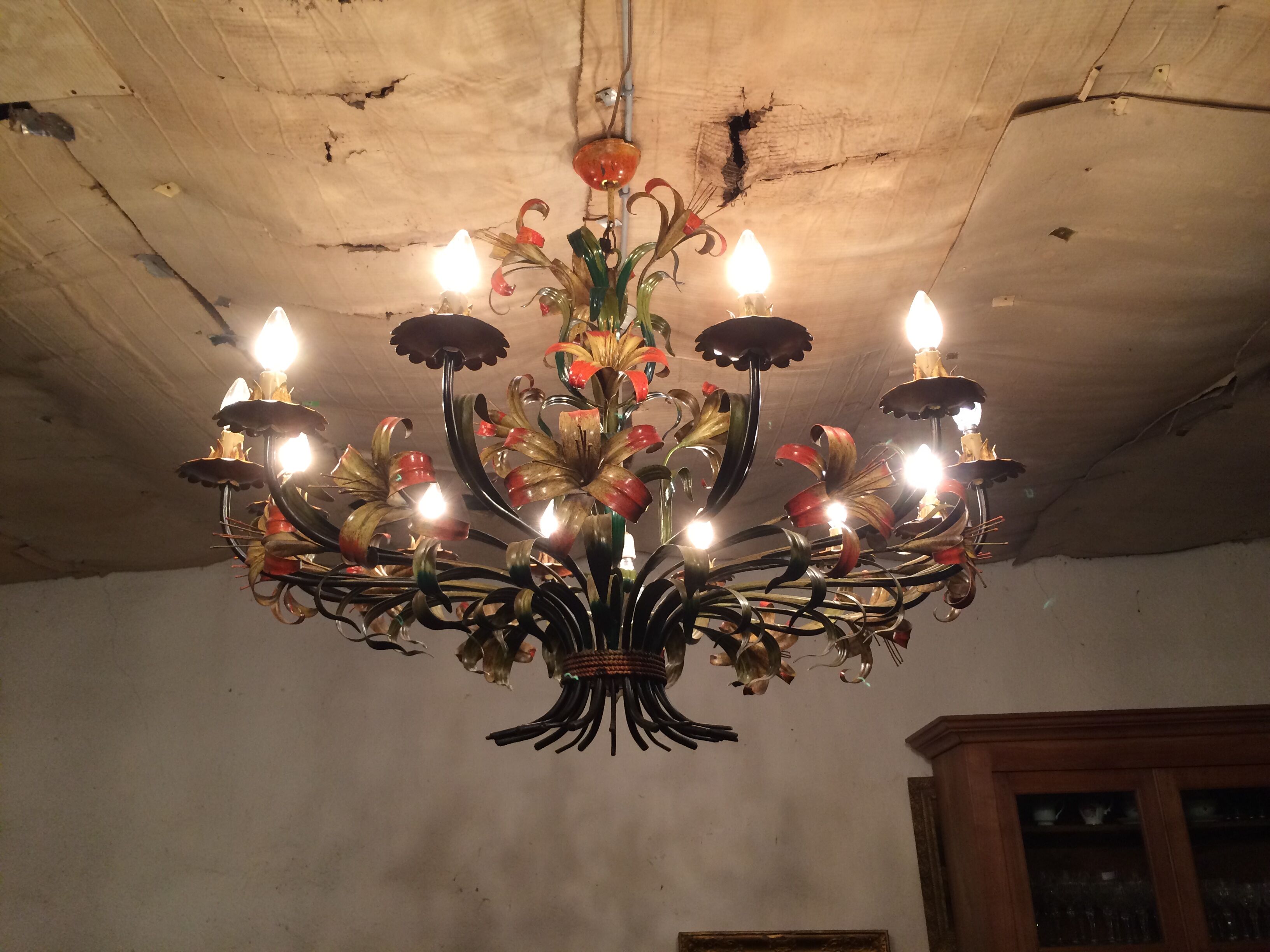 Metal chandelier painted floral decoration 12 lights
