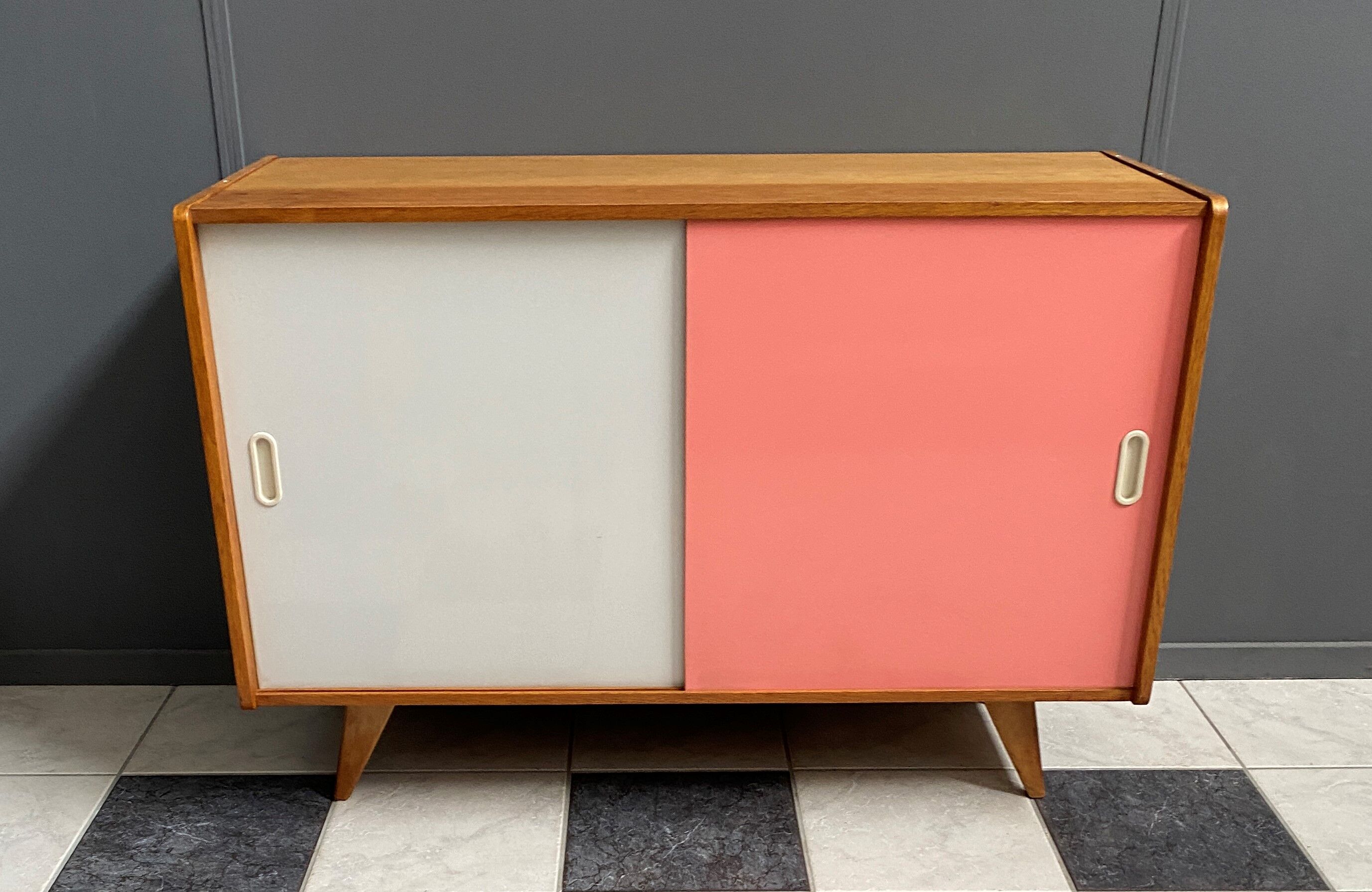 Jiri Jiroutek Pink sideboard model U452 1960s by Interier Praha