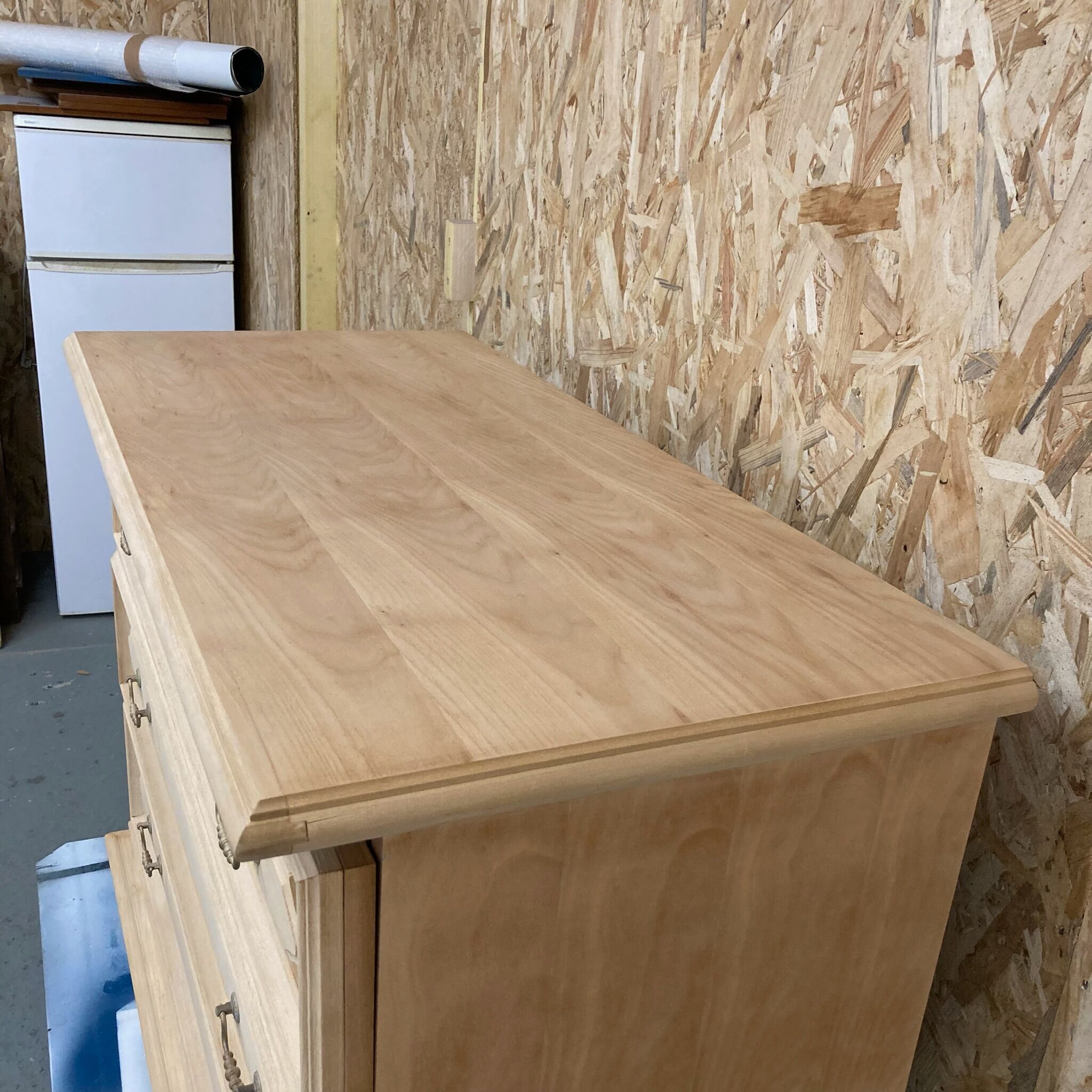 Chest of drawers raw wood