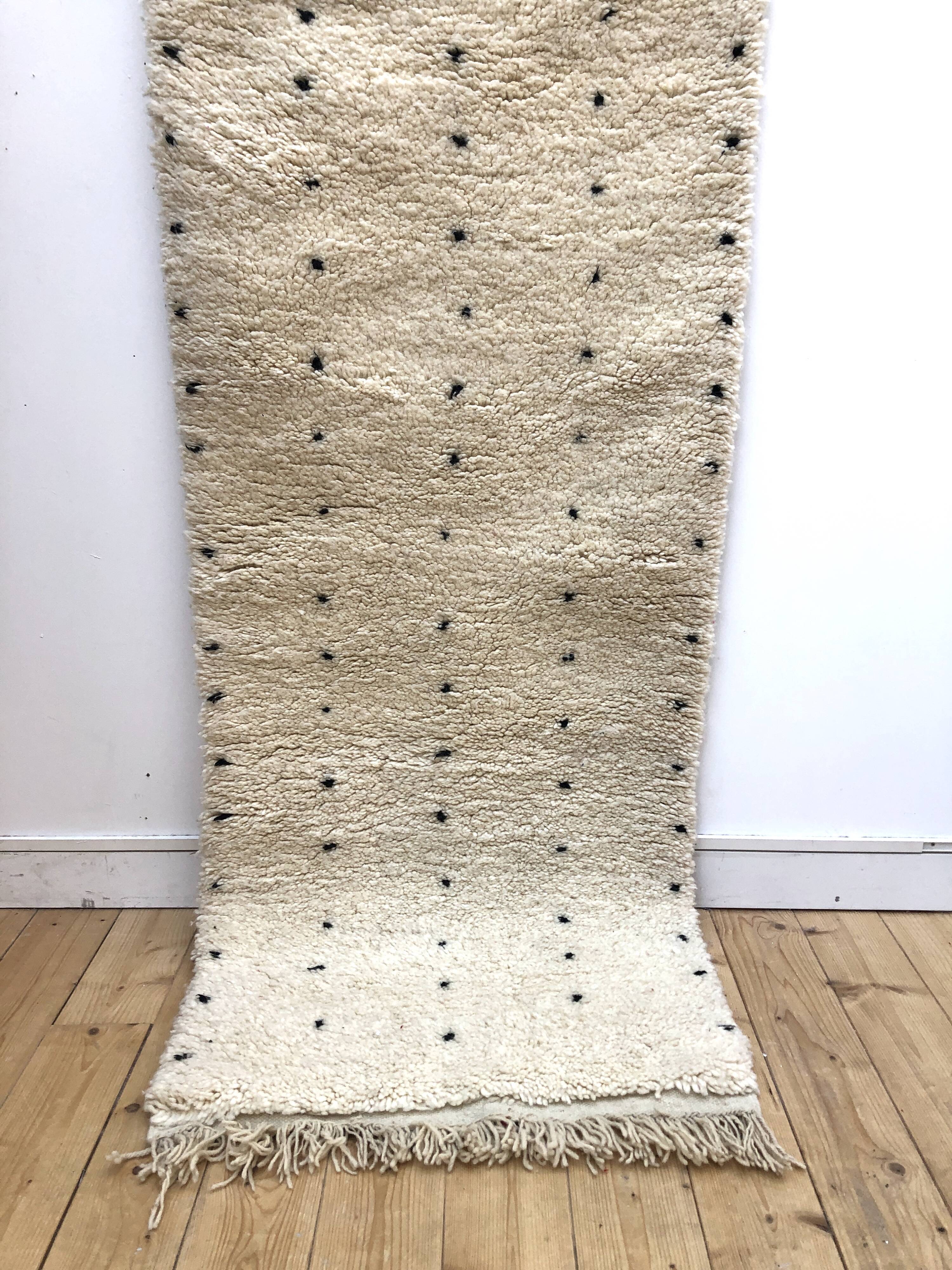 Moroccan Berber carpet corridor Beni Ouarain with black polka dots 2.97x0.77m