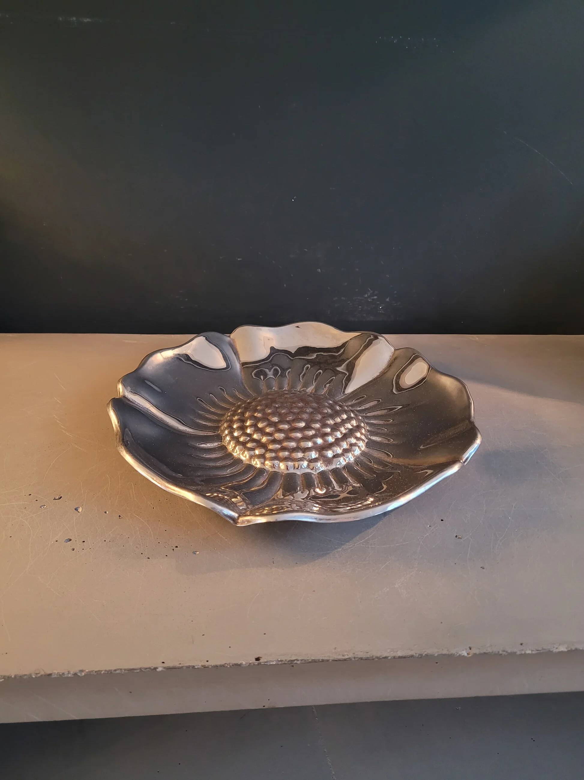 Silver-plated flower dish