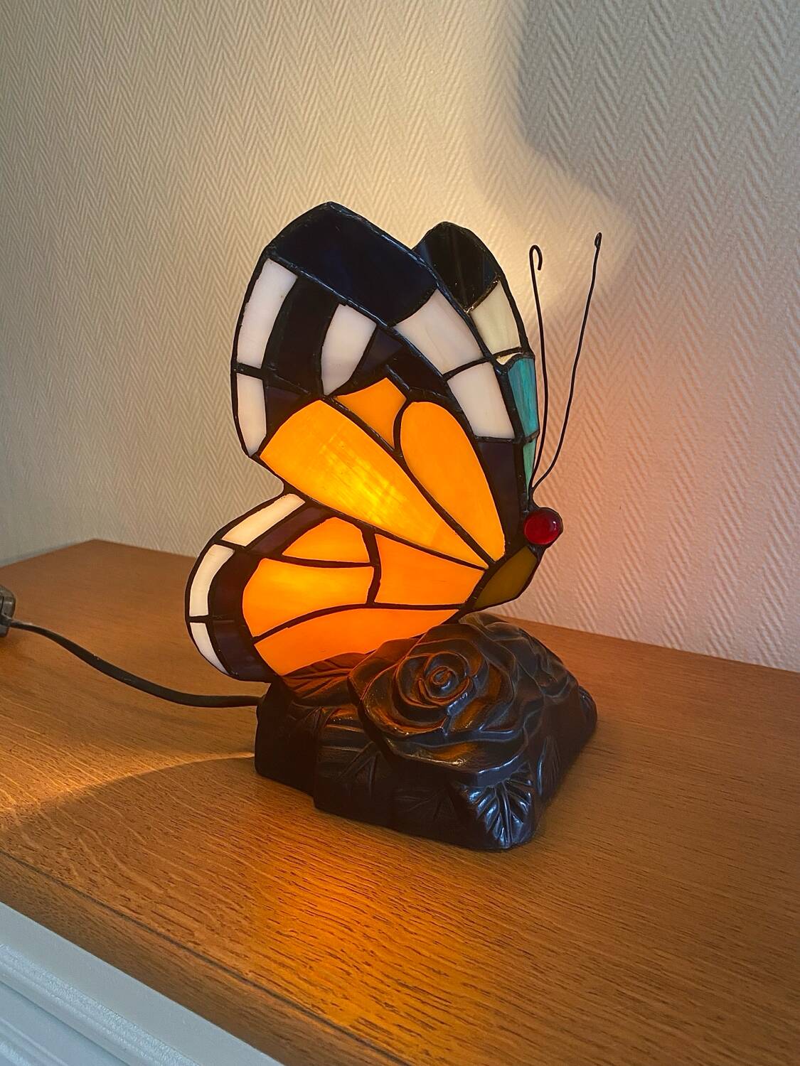 Lampe papillon style Tiffany en vitrail