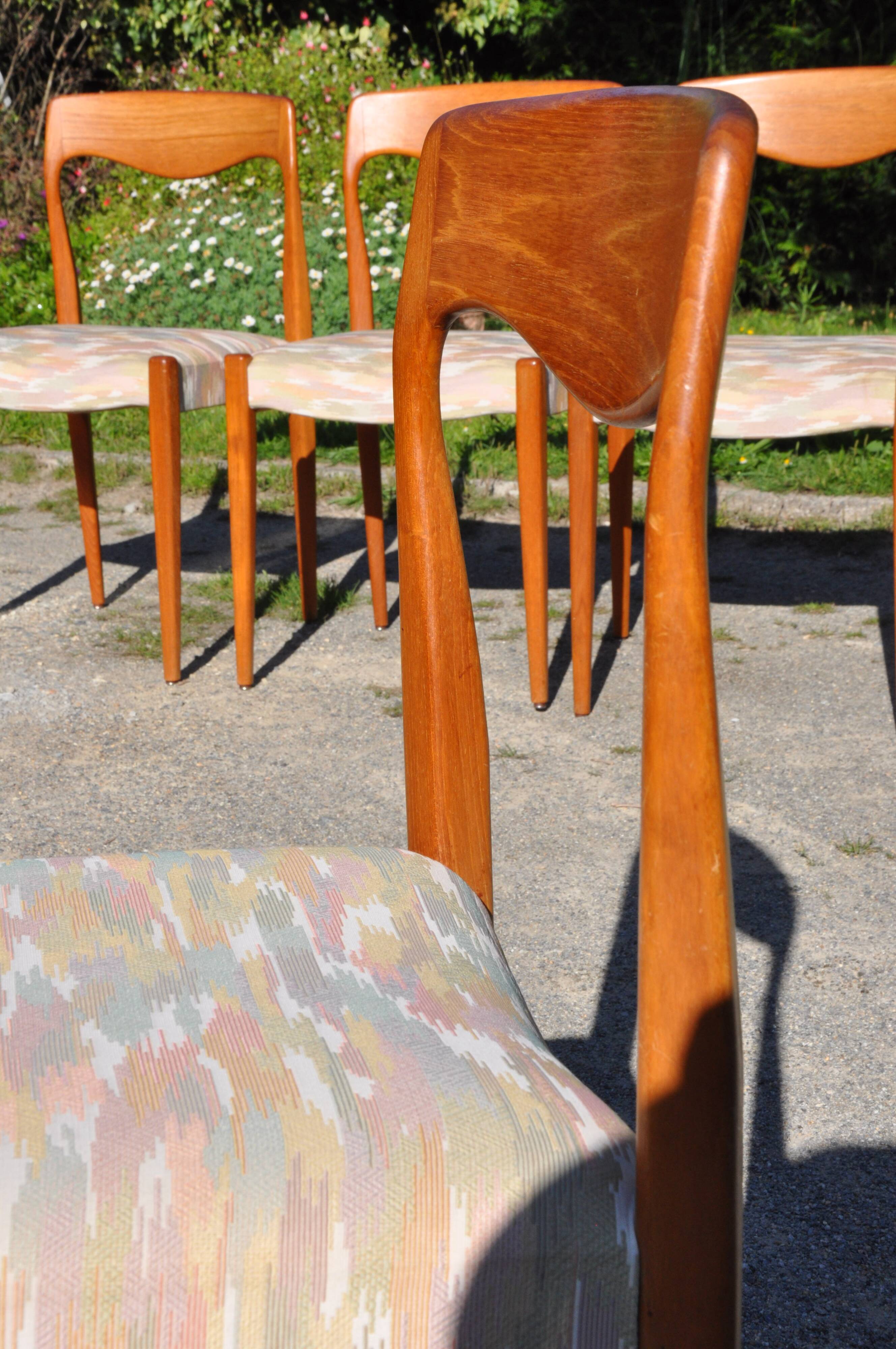 4 Scandinavian chairs