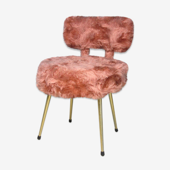 Pink moumoute chair