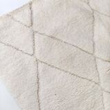 Moroccan Berber carpet blessed ouarain ecru plain with engraved patterns 305x197cm